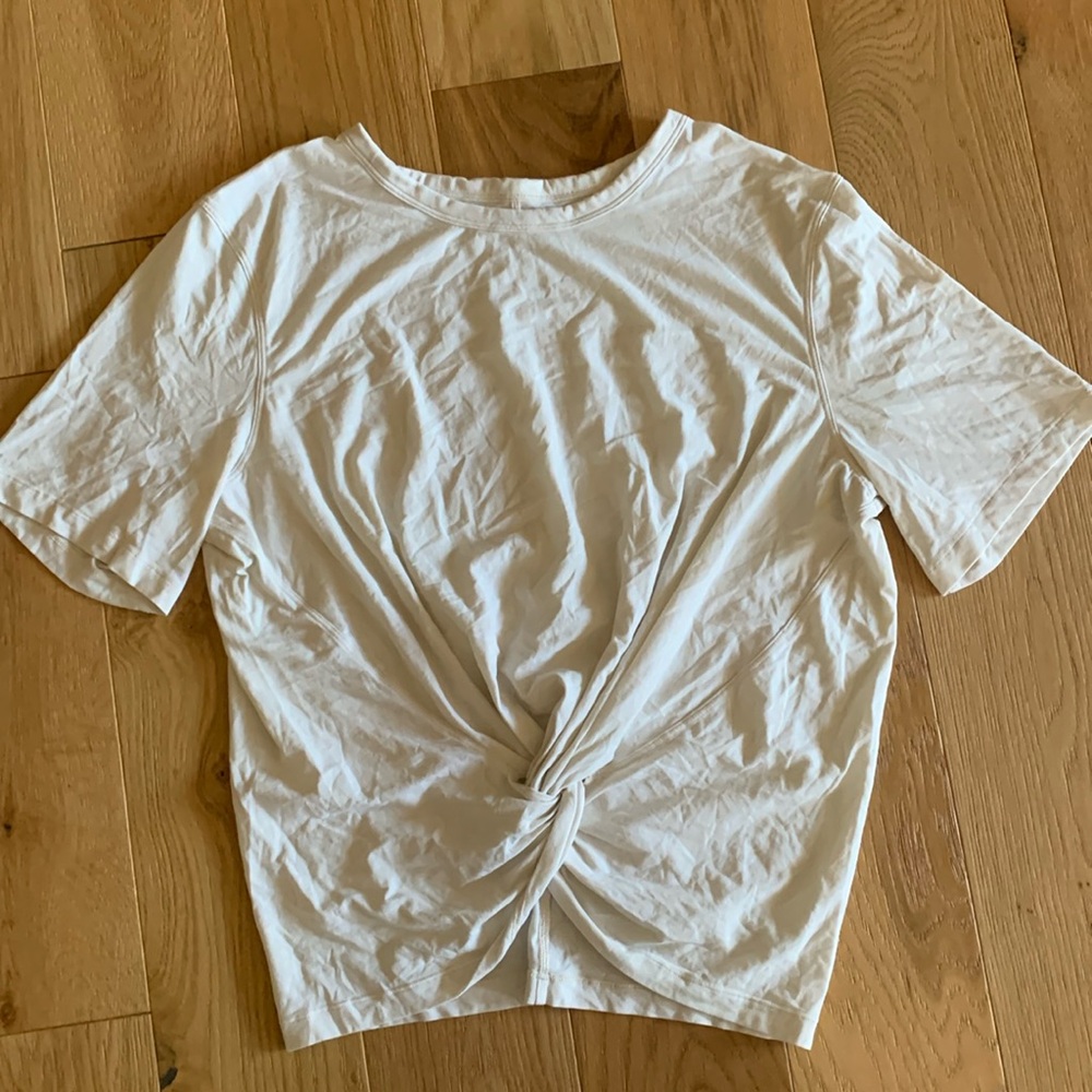 Lululemon women’s cross cross t-shirt